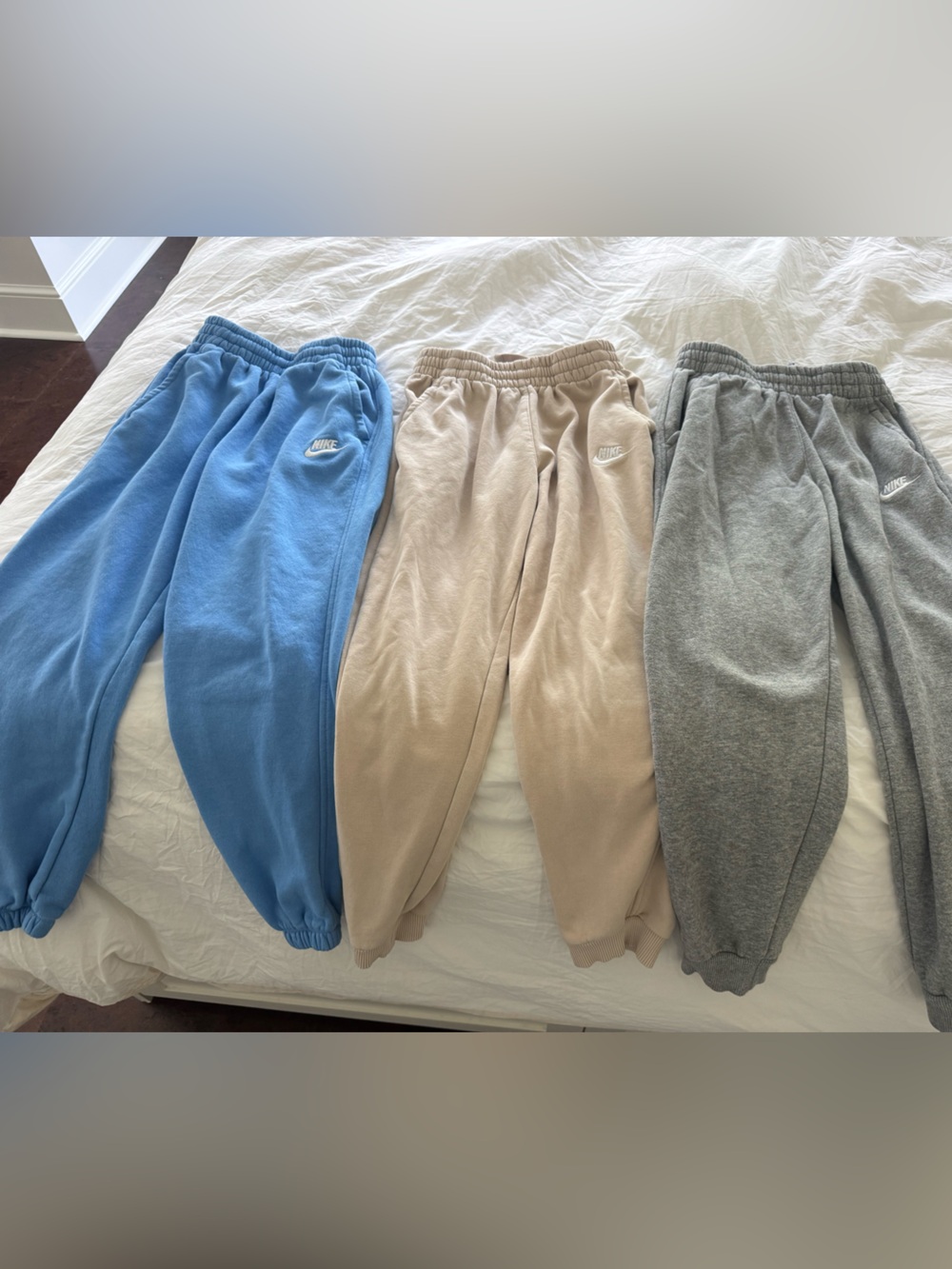 Nike Kids Jogger Sweatpants in Blue, Beige, and Gray youth medium vguc